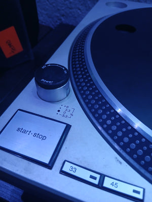 Tornamesa Technics SL-1200MK2 Usada (Color Gris)