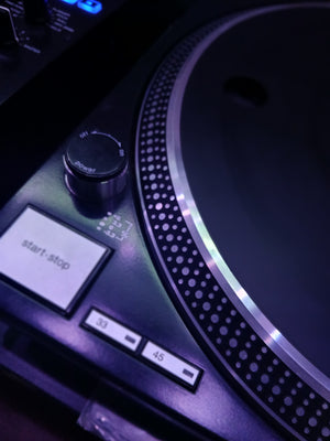 Tornamesa Technics SL-1200MK2 Negra (Usada) - Pintura Reacondicionada